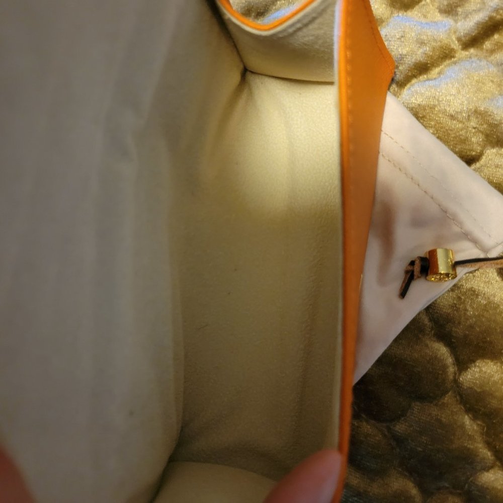 Tory Burch Saffiano Orange Sunglass Case 🍊 - Picture 3 of 7